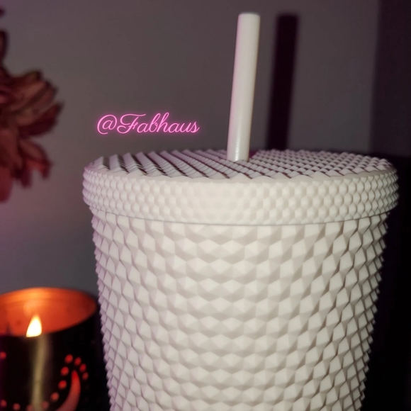☁️ Starbucks ☁️ Studded Matte White Venti Cold Tumbler - China Release 2022 - Picture 2 of 9